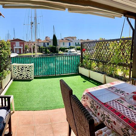 Appartement rue de l'amarrage à PORT GRIMAUD avec Terrasse vue canaux et garage Exterior foto